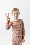 Load image into Gallery viewer, Remi and Friends - Daisy Girl Two Piece Set
